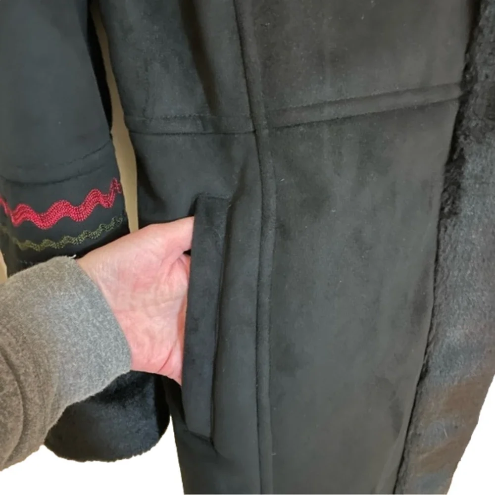 𝅺🎀 UTEX Faux Suede & Faux Fur Embroidered Sleeves Fur Cuffs Hidden Button C… - Picture 9 of 11